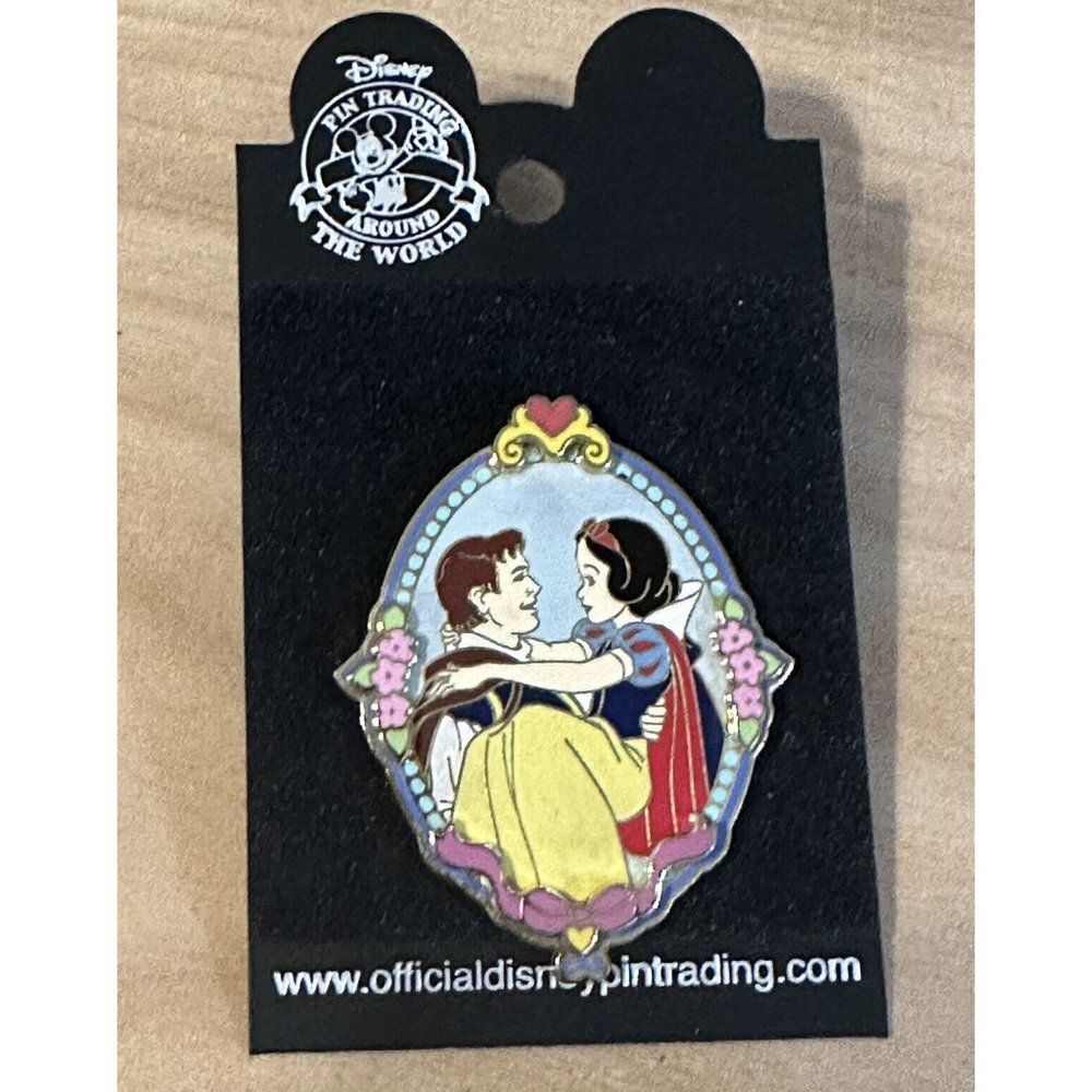 2003 Snow White & Prince Florian  Walt Disney World WDW Trading Pin 3D